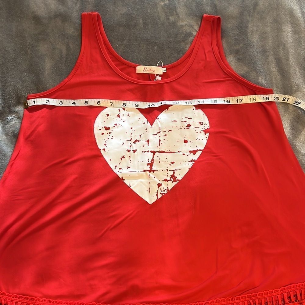 ROSHOP Red Lacy Bottom Heart Tank Top. Large - Picture 3 of 5